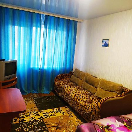 1-Комн. Квартира В Центре Возле Козак Палаца! Zaporizhia Esterno foto